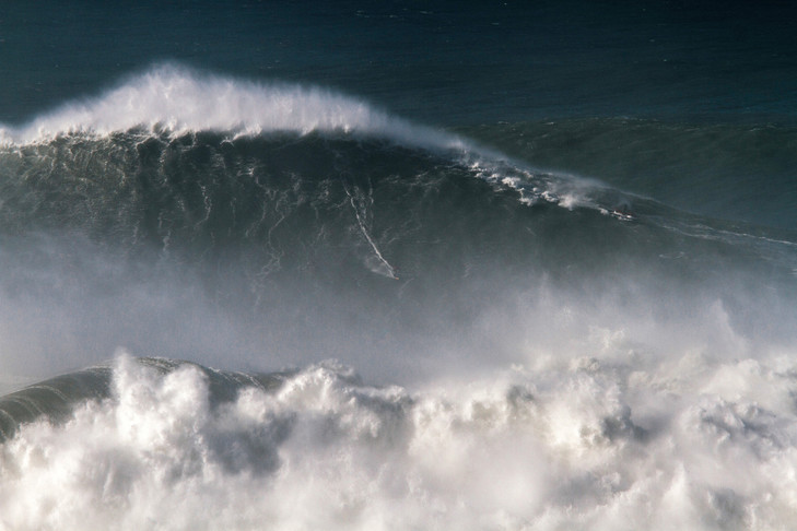 Rodrigo-Koxa-surfe-8-novembre-2017-Praia-Norte-Portugal-lahaute-vague-homologuee_0_729_486